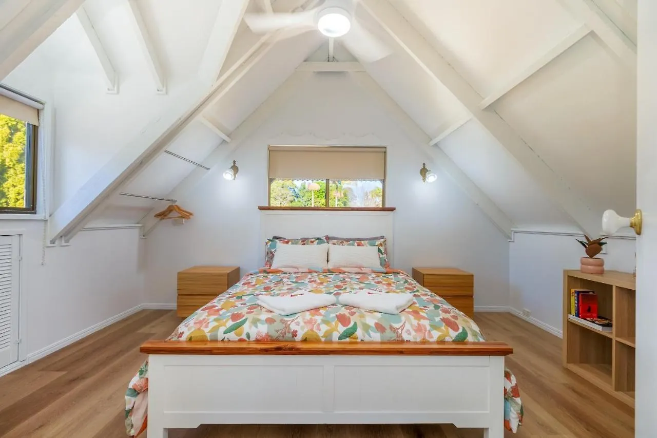 The Cedar Cottage Eagle Heights Australia